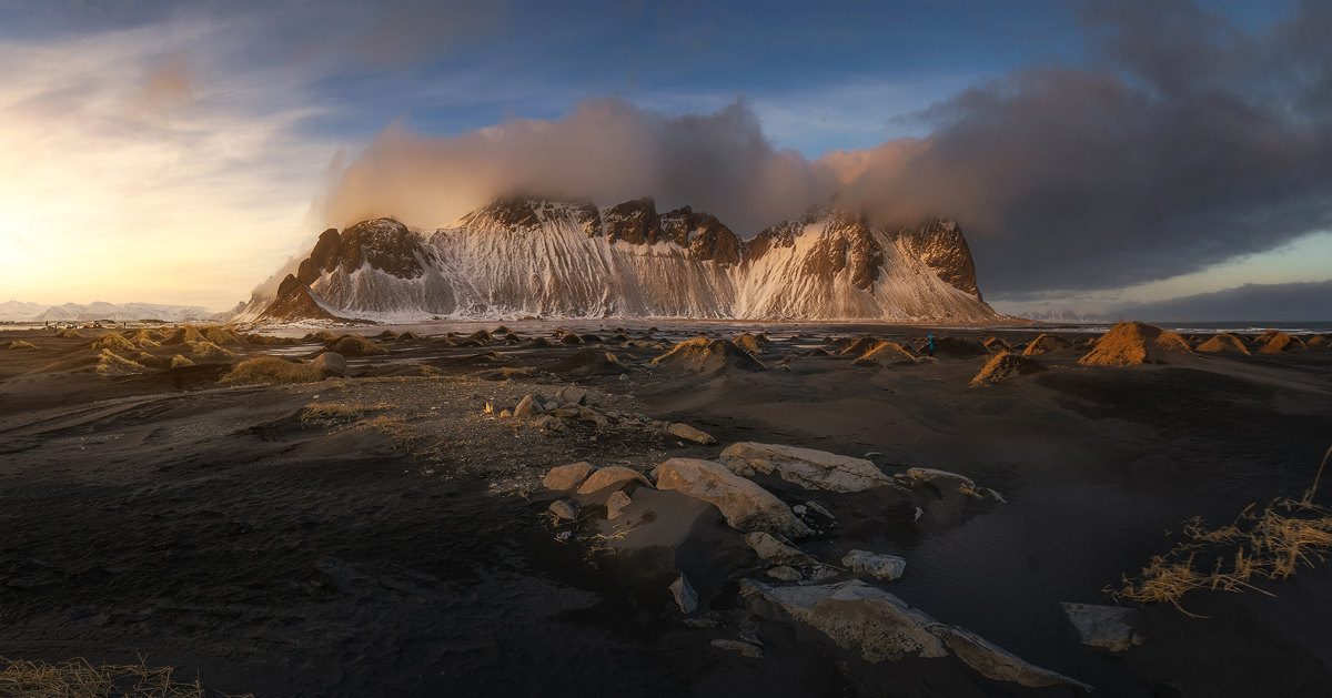 Vestrahorn entre nubes