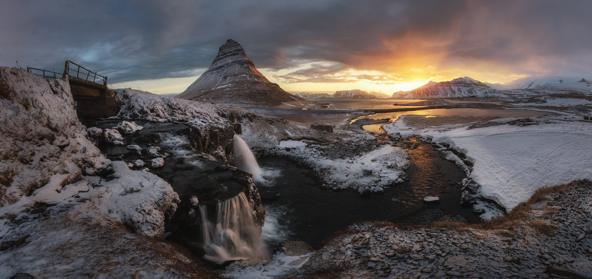 Kirkjufell al amanecer
