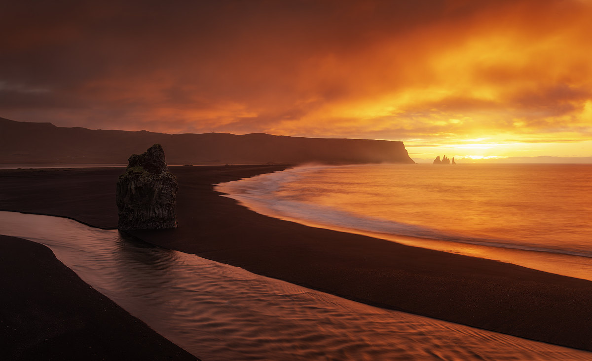 Fuego sobre Reynisfjara